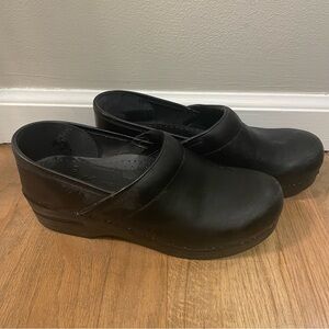 Dansko Professional Clog- Narrow